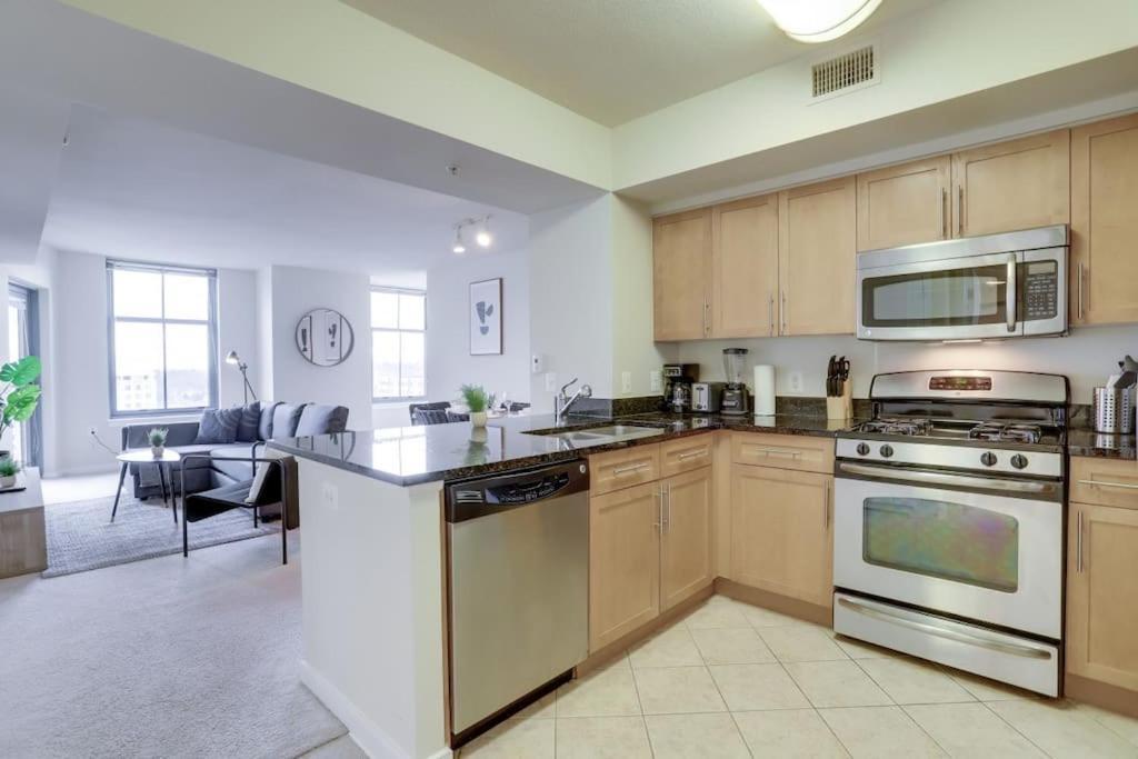 Fantastic 2 Bedroom Condo At Pentagon City Arlington Exterior photo